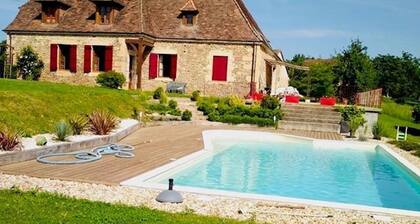 Charming house in Hautefort with private pool, pets allowed
