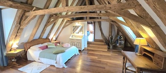 Charming house in Hautefort with private pool, pets allowed