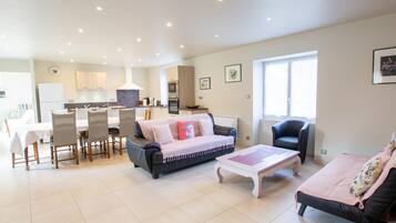 Télévision, table de tennis de table