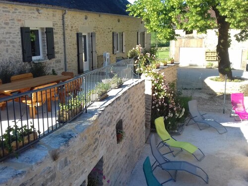 Maison périgourdine avec piscine chauffée et WiFi