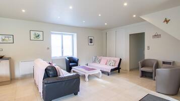 Télévision, table de tennis de table