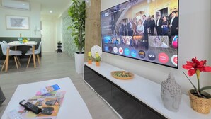 Unclassified image, 5 of 23, button - Elegant 3-Bedroom Apartment in Torremolinos - Wifi and Air Conditioning (Torremolinos)