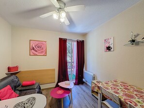 TV - Studio in Lamalou-les-Bains near center with Wifi (Lamalou-les-Bains)