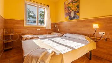 2 bedrooms, bed sheets