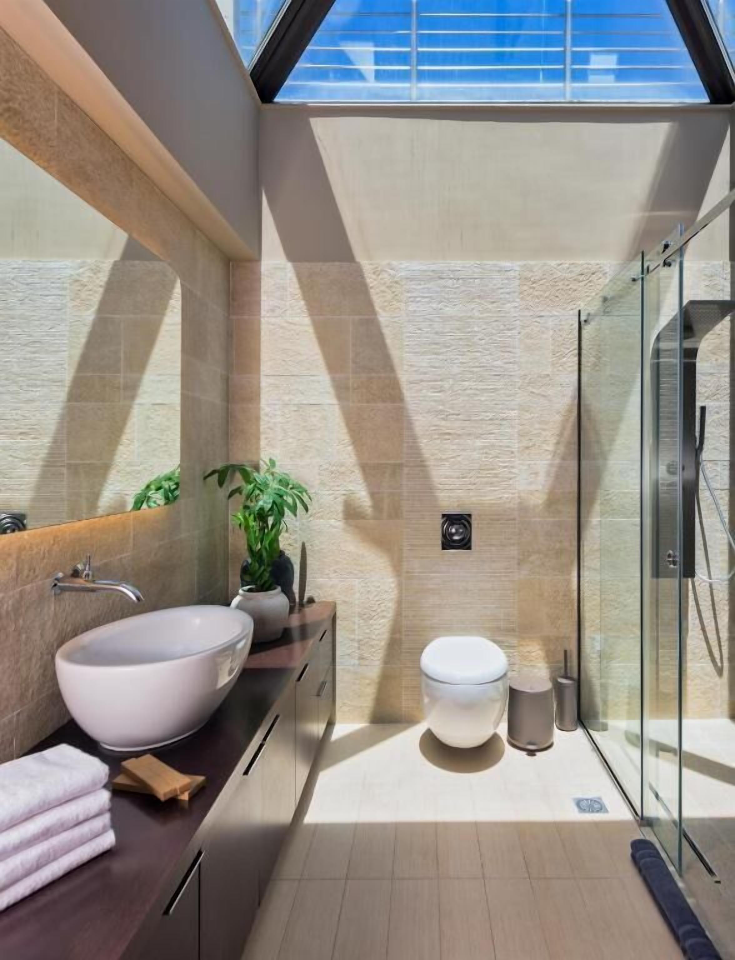 Rumah Kota, 3 kamar tidur, pemandangan kota | Kamar mandi | Shower, pancuran hujan, perlengkapan mandi gratis, dan pengering rambut