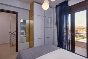 City House, 3 Bedrooms, City View | In-room safe, laptop workspace, iron/ironing board - Elea Feel Like Home (Heraklion)