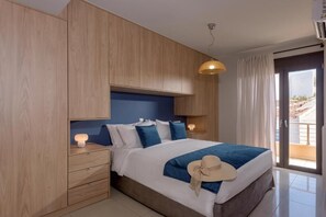 City House, 3 Bedrooms, City View | In-room safe, laptop workspace, iron/ironing board - Elea Feel Like Home (Heraklion)