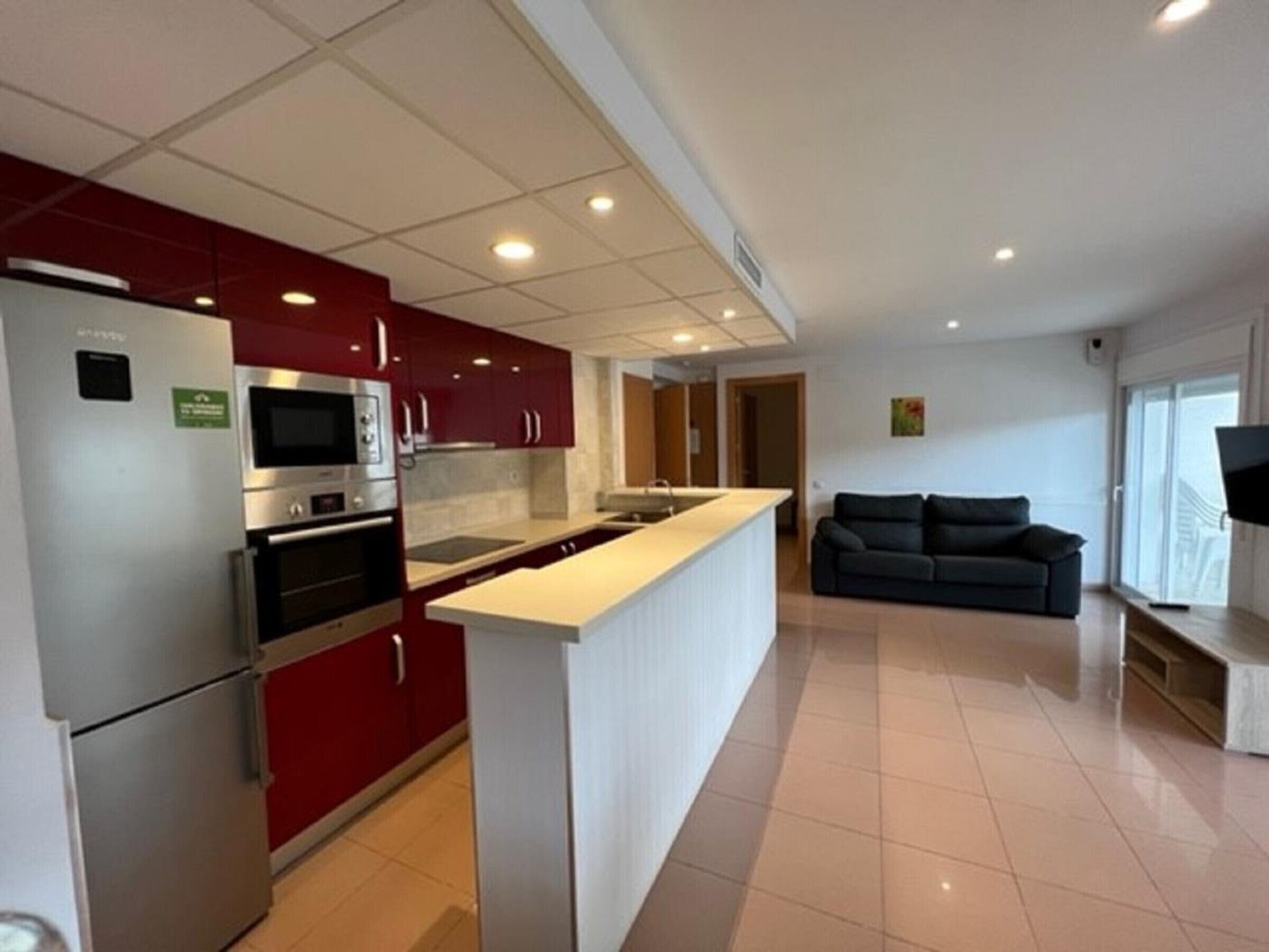 Réfrigérateur, micro-ondes, four, cafetière/bouilloire