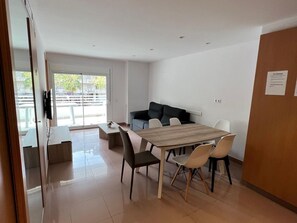Interior - 2-Bed Apartment Near Levante Beach with Pool, AC, and WiFi - Close to Port Aventura (Salou)