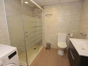 Hair dryer, towels - Royal Apartments - 2BR, AC, Pool, Near Beach and PortAventura, Salou (Salou)