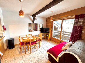 TV - 4-person apartment at Evettes slopes (Flumet)