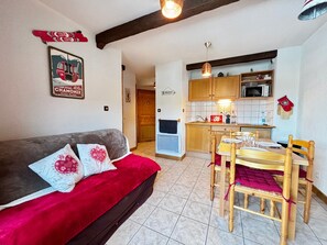 TV - 4-person apartment at Evettes slopes (Flumet)