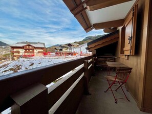 Outdoor dining - 4-person apartment at Evettes slopes (Flumet)