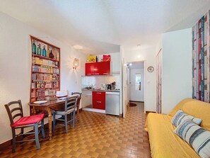 Interior - Studio in Saint-Cyr-sur-Mer with terrace and private parking (Saint-Cyr-sur-Mer)