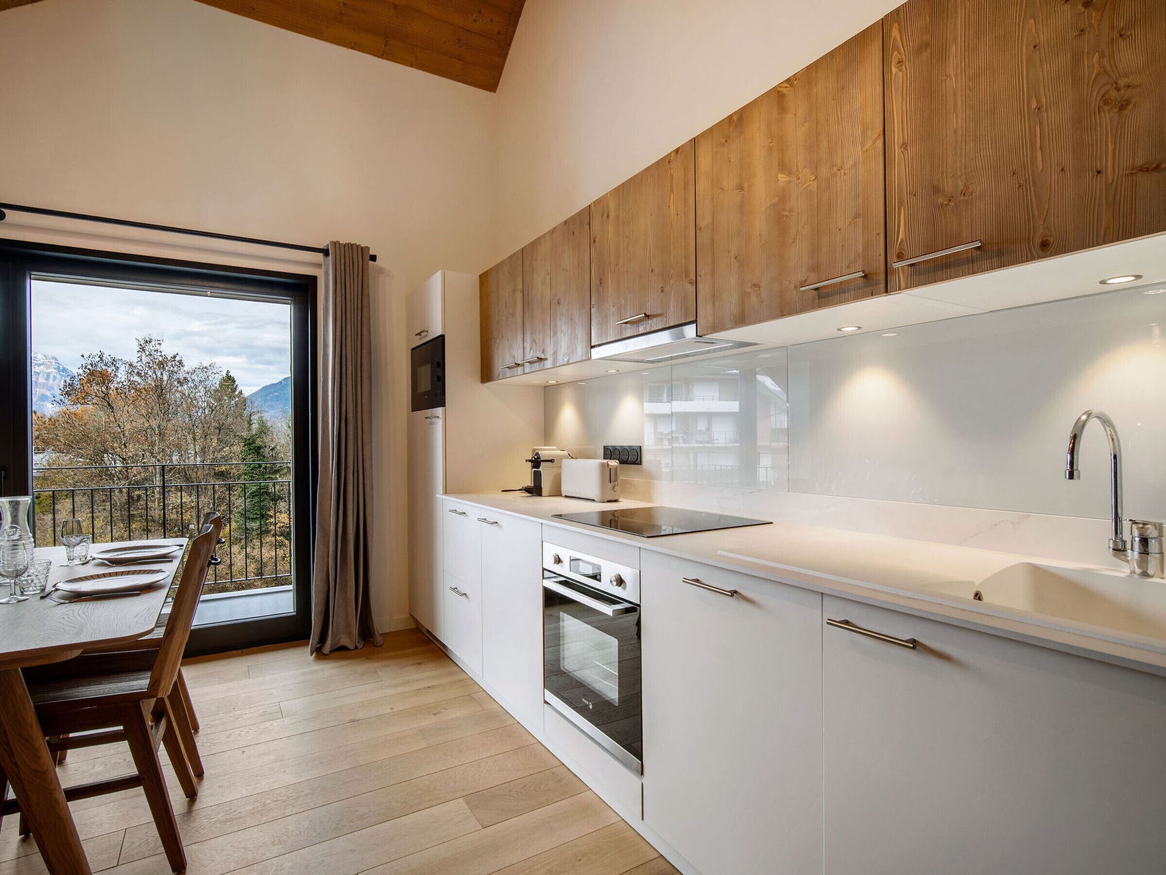 Refrigerador, microondas, horno y lavavajillas 