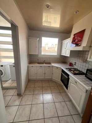 Private kitchen - Spacious apartment near the station (Mâcon)