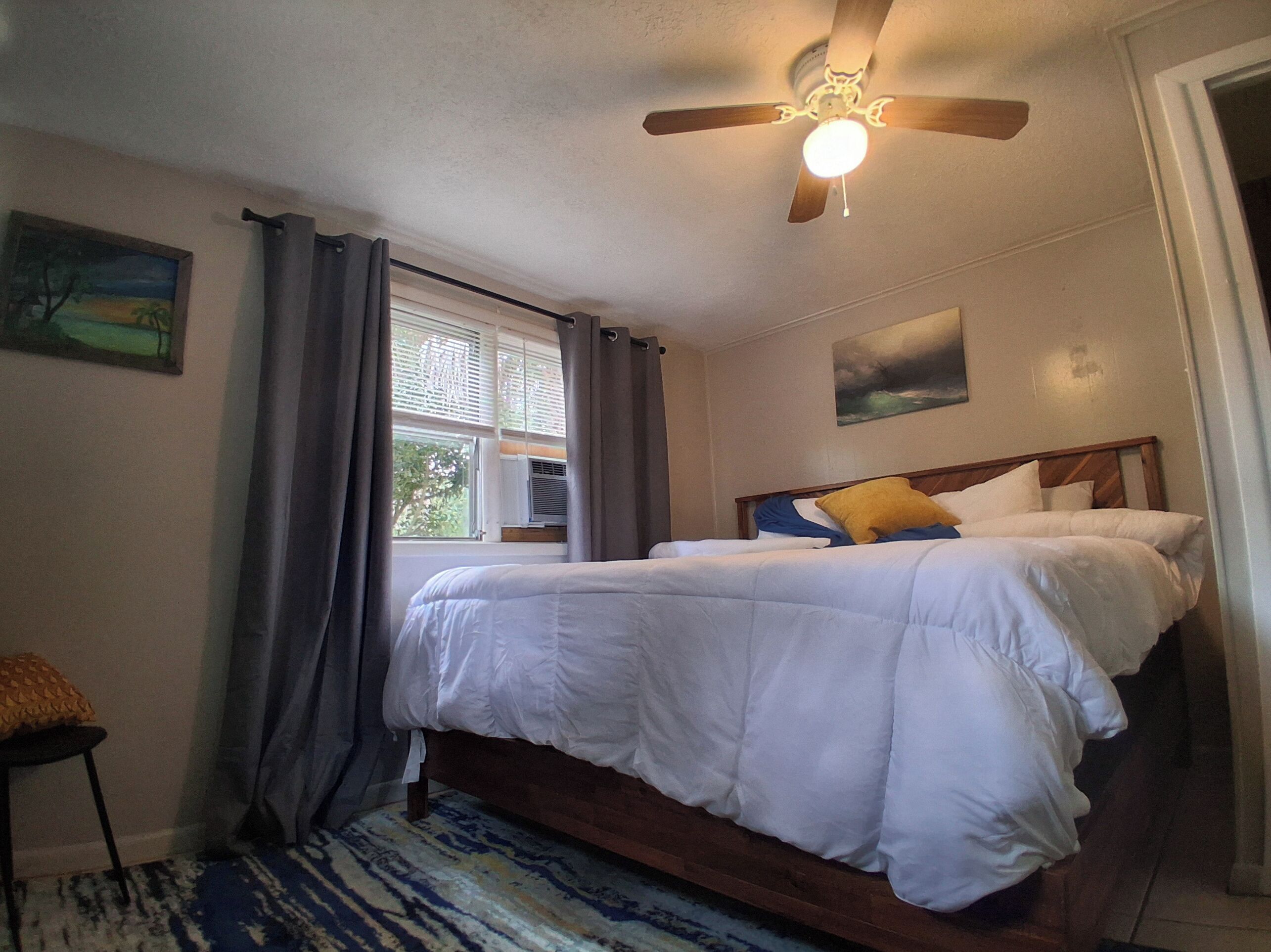 Iron/ironing board, WiFi, bed sheets