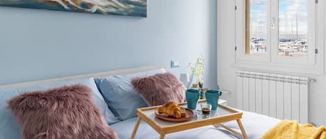 Bügeleisen/Bügelbrett, kostenloses WLAN, Bettwäsche