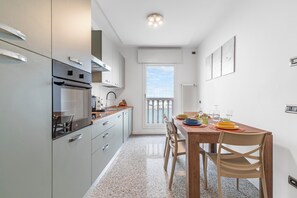 Fridge, oven, stovetop, dishwasher - Casa Gabbiano by Ca-sa Check (Chioggia)