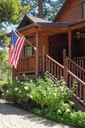 Exterior detail - Cozy Family Cabin - short walk to The Pines Village (Bass Lake)