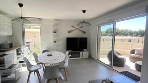 Interior - Apartment in Toulon With Seaside Access (Saint-Mandrier-sur-Mer)