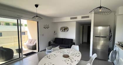 Apartment in Toulon With Seaside Access