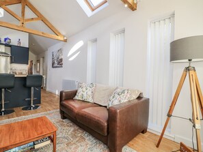 Living area - The Garden Cottage (Hinckley)