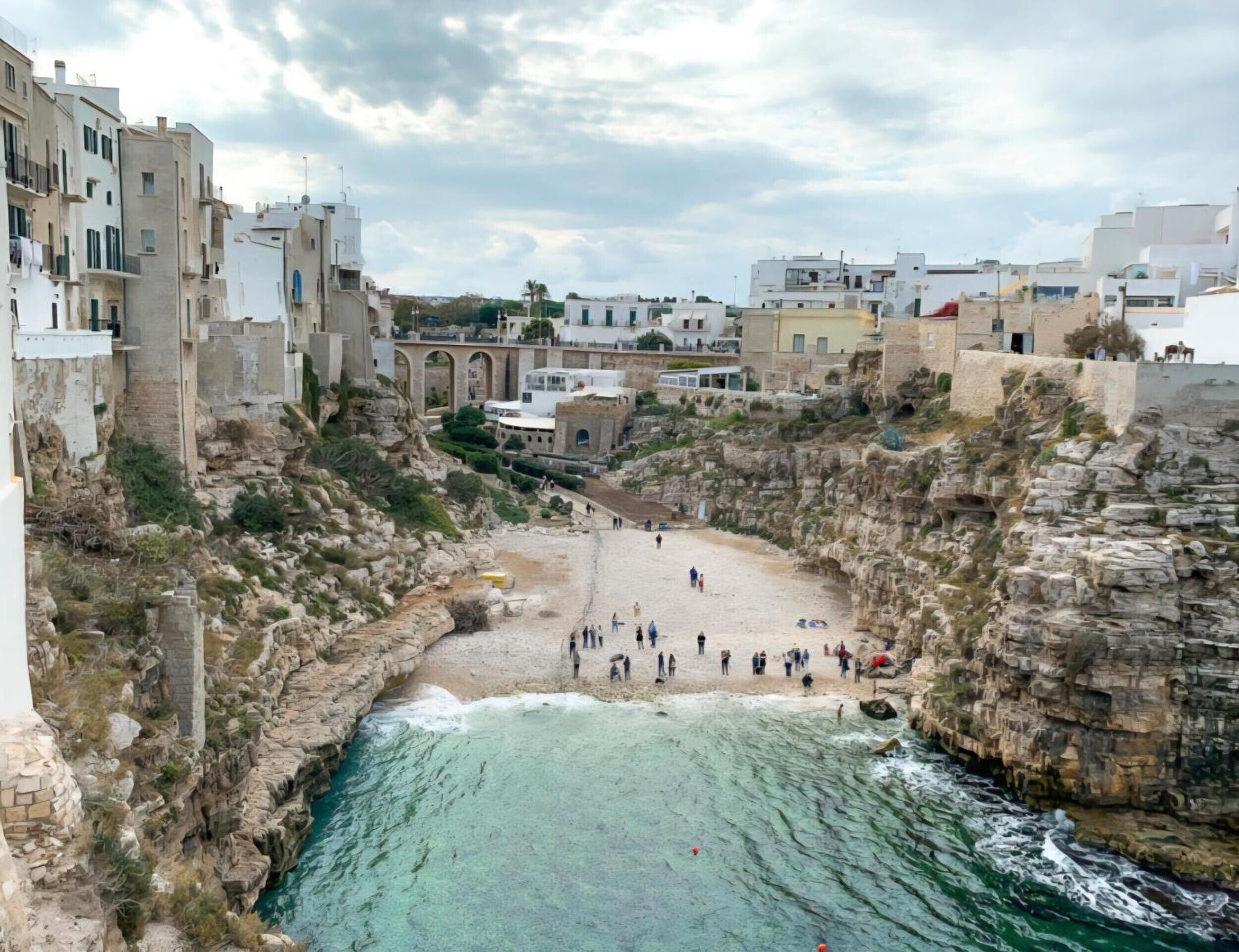 Una spiaggia nelle vicinanze