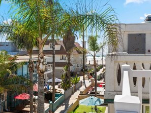 Property grounds - Steps to the Sand in South Mission Beach 4BR Ocean Views Sleeps 10 (San Diego)