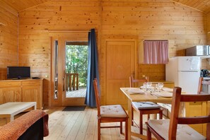 Dining - Chalet Grillon – Heated Shared Pool, Périgord Noir (Salignac-Eyvigues)