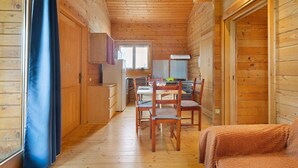 Interior - Chalet Grillon – Heated Shared Pool, Périgord Noir (Salignac-Eyvigues)