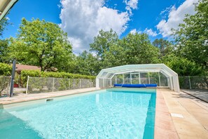 Pool - Gite Cantou – Friendly Holiday Home with Shared Heated Pool in the Heart of Périgord Noir (Salignac-Eyvigues)