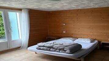 Iron/ironing board, WiFi