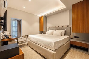 Chambre Double Luxe | Coffres-forts dans les chambres, fer et planche à repasser