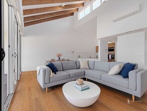 TV, tavolo da calcetto