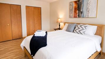 1 bedroom, iron/ironing board, WiFi (free), bed sheets