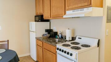 Microondas, horno y parrilla de estufa