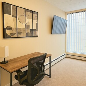 Interior - Downtown A2 Gem—Next to Hospitals, Stadium & Restaurants (Ann Arbor)