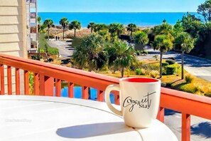Outdoor dining - Best Condo HH Beach and Tennis-Ocean View-Admirals (Hilton Head Island)