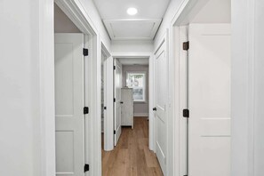 Interior - The Ashley House~10 minutes to downtown Charleston (Charleston)