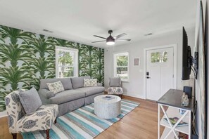 TV - The Ashley House~10 minutes to downtown Charleston (Charleston)