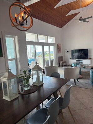 Interior - Beautiful 4 Bedroom Villa with Ocean Views and Beach Access (Elbow Cay)