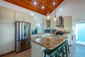 Private kitchen - Beautiful 4 Bedroom Villa with Ocean Views and Beach Access (Elbow Cay)