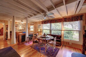 Dining - Compass Rose - Ocracoke Island (Ocracoke)