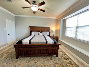 Iron/ironing board, WiFi, bed sheets - Cozy Family Retreat (Rosenberg)