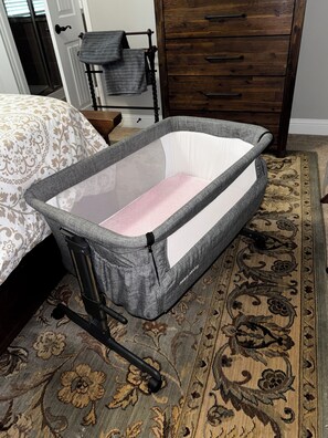 Iron/ironing board, WiFi, bed sheets - Cozy Family Retreat (Rosenberg)