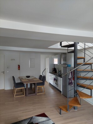 Dining - Apartment 'Am Hirschgarten' with Private Terrace and Wi-Fi (Erfurt)