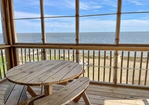 Outdoor dining - Sundance - Ocracoke Island (Ocracoke)