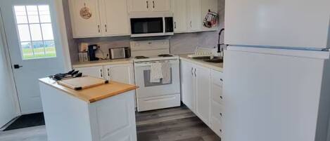 Mikroaaltouuni, uuni, liesi