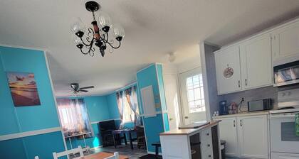 Little Cape 2 bedroom cottage (Petit-cap) year round availability, 5min beach